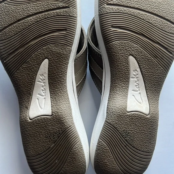 Clarks Cloud steppers Slippers Size - Picture 5 of 9